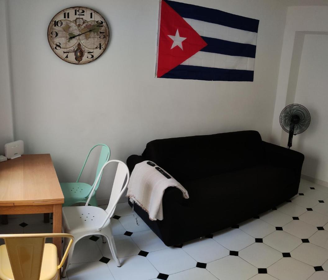 El Rinconcito Cubano En El Centro Appartement Almería Buitenkant foto